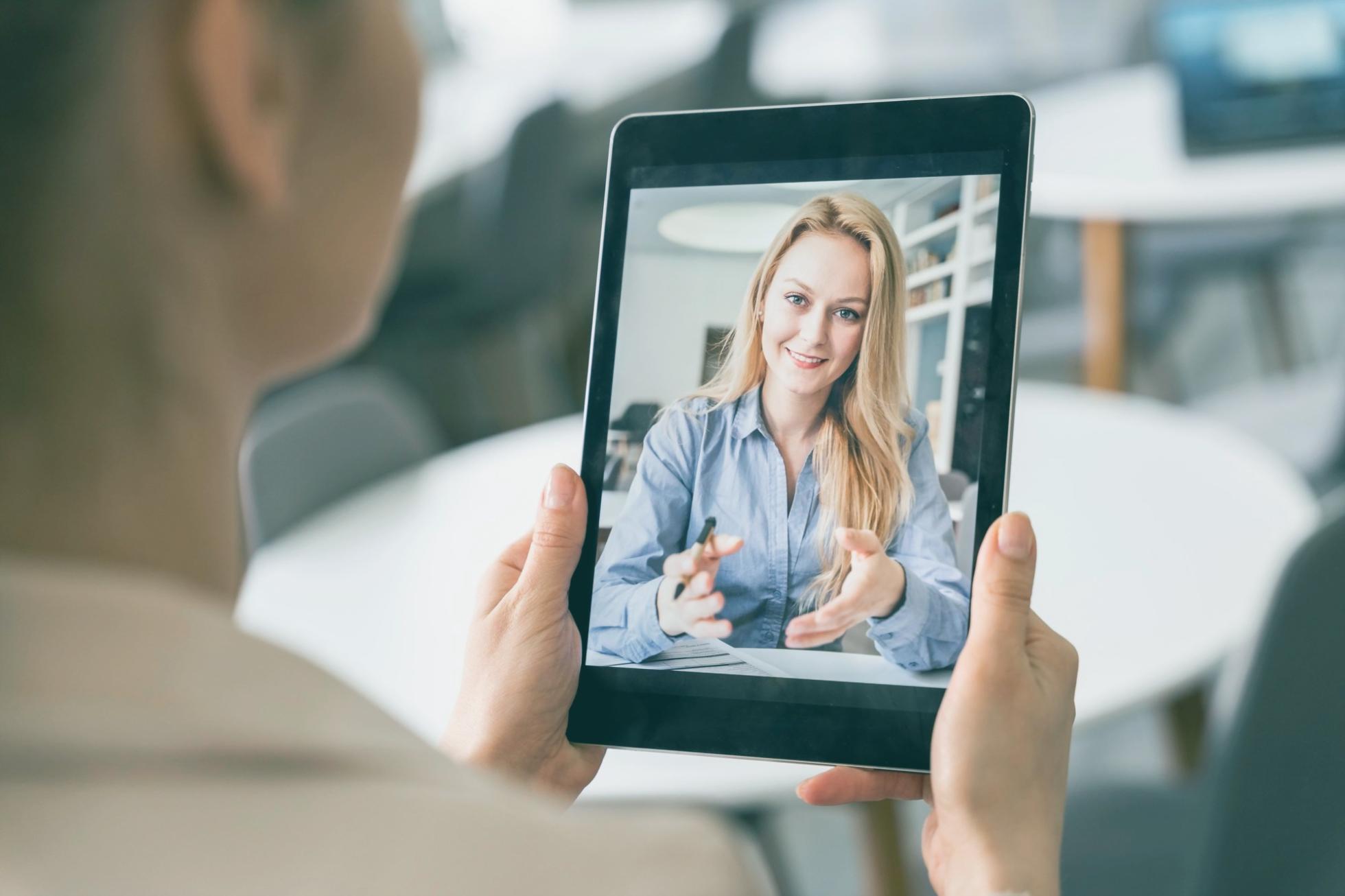 Студенти під час інтерактивного заняття німецької мови